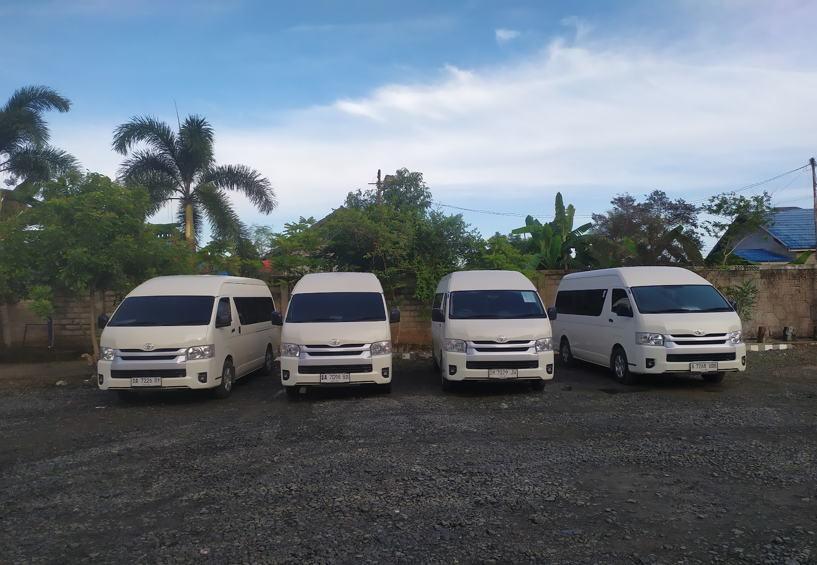 Lineup 4 Unit Toyota Hiace Commuter Lineup 4 Unit Toyota Hiace Commuter
