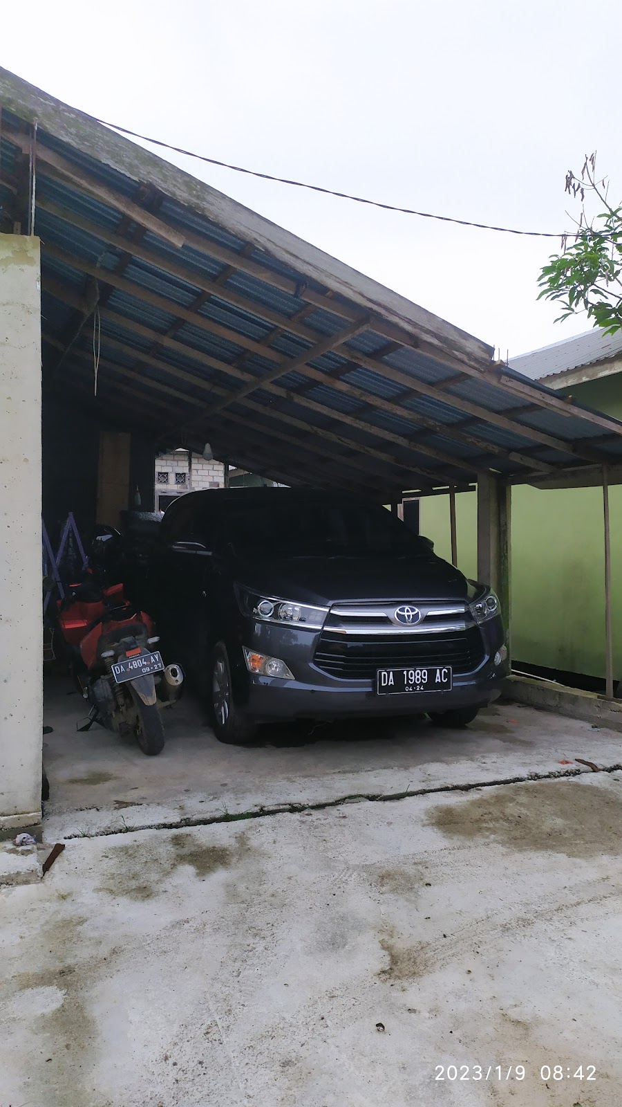 Toyota Innova Reborn Dark Grey (DA 1989 AC) Toyota Innova Reborn Dark Grey (DA 1989 AC)